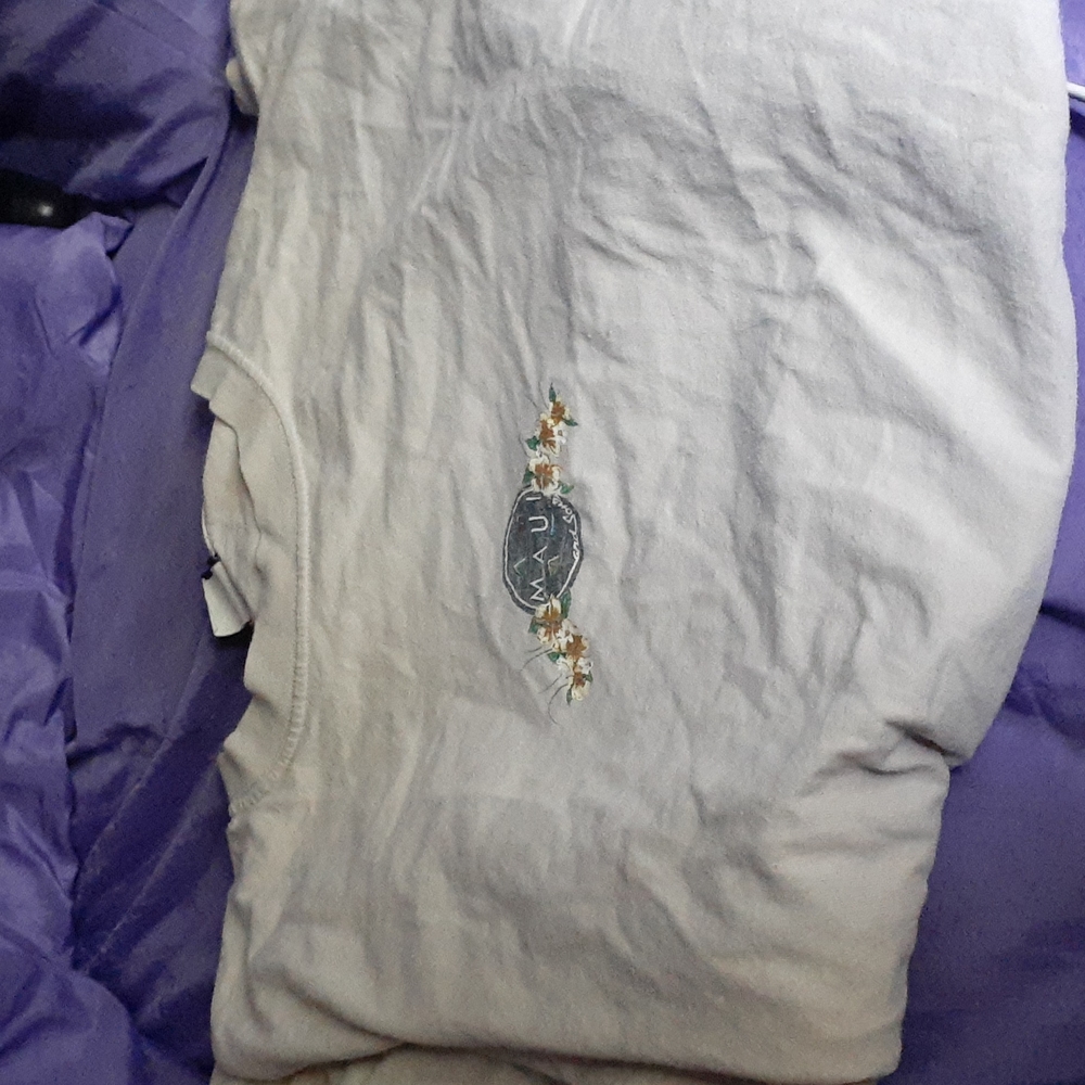 Extra large maui and sons tee shirt